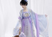 The Elegance of White Long Cheongsam:A Closer Look