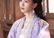 Chinese Girls Horse-Face Skirt with Short Arms:A Cultural and Fashionable Insight