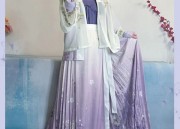 The Versatile Combination of High Heels and Cheongsam:A Fashionable Harmony
