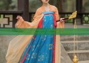 Red Retro-Inspired Embroidery Cheongsam in Song:A Cultural Journey Through Fabric and Melody