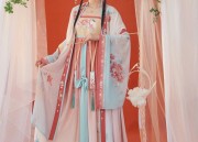 The Evolution of Blue-Dyed Cheongsam Skirt:A Blend of Tradition and Modernity
