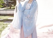 Embroidery on the Headdress of Hanfu Skirt:A Cultural Journey Through Time