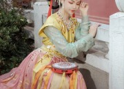 Gown and Parasoil:The Elegance of Cheongsam Fashion Show