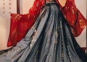Duned-Out:The Enchanting Fusion of Hanfu and Dunhuangs Flying Apsaras for a Girl Childs Headdress
