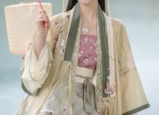 Exhibition Stands for Traditional Hanfu Costumes:A Showcase of Cultural Splendor