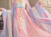 Spring and Summer Fashion for Petite Women in Traditional Hanfu Costumes