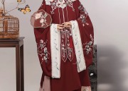 Traditional Chinese Clothing:The Three-Piece Hanfu Suit