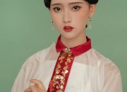 Affordable Splendor:The Revival of Hanfu Fashion from the Wei-Jin Era with a Caibai Price Tag