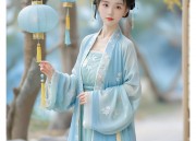 Champagne-Colored Engagement Cheongsam:A Celebration of Cultural Elegance and Modern Love