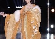 The Enchantment of a Girls Robe:A Blend of Traditional Chinese Fashion and Modern Design