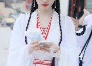 The Rise of Zhao Liyings Hanfu Fashion:Exploring the Allure of Traditional Chinese Attire