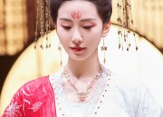 Reinventing Traditional Elegance:The New Era of Hanfu Fashion