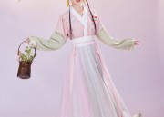 Reinventing Traditional Hanfu:Modernizing the Classic Chinese Fashion