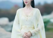 Ancient Attire:Maternal-Childrens Cosplay in Traditional Chinese Fashion
