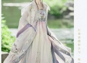 Embracing the New Chinese Elegance:The Art of Reimagining Qipao in Modern Times