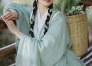 Autumn Splendor:The Cheongsams Timeless Charm