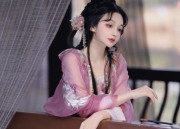 Vintage Cheongsam of the Republic Era:Embracing the Curves of Old Shanghai