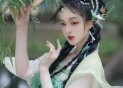 Shanghais New Qipao Fashion:The Elegance of the阔太太