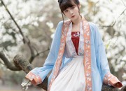Reinventing Hanfu as a Family Fashion:Maternal-Child Attire with Modern Touches