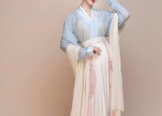The Rise of Traditional Charm:Tang Suit外套 in Spring and Autumn