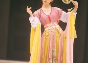 Nezha 2鹤童 Style:Exploring the Charm of Jin-Jin Style Hanfu