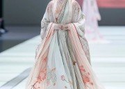 Reinventing Traditional Elegance:The Modern Chinese Hanfu Ensemble