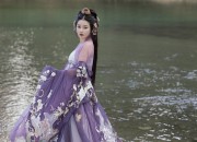The Role of Hairpins in Styling the Traditional Horseface Skirt