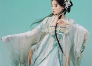 Hanfu Fashion in the Style of Mountains and Rivers:龚俊 as the Iconic Image of Traditional Elegance