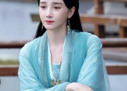 Custom-made Traditional Tang Costumes for Family New Year Celebration in Qipaozhuang Style