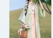 Purple Hanfu Shoes for Children:A Glimpse into Traditional Elegance