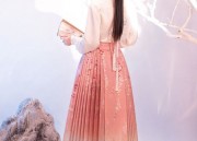 Custom Tailored Cheongsam:Embracing Traditional Elegance Through Personalized Style