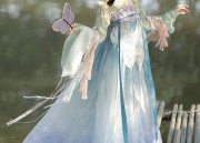 Winter Warmth in Traditional Hanfu:The Qiuyi Robe