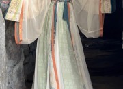 Girls Fashion:The Charm of Horseface Skirt with Long-sleeved Top