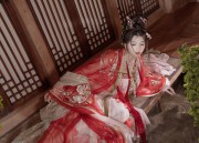 Short Hair Side Clips and Traditional Hanfu Headwear for Modern Fashionistas