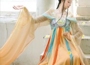 Pattern Design of Long-sleeved Cheongsam with Flag Sleeves
