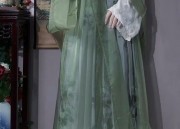 Gemini in the Confident Steps of Hanfu:The Blend of Zodiac and Traditional Elegance