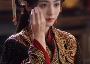 Embracing the New Sino Chic:Autumn Winter Coat and Maming Dress Pairing