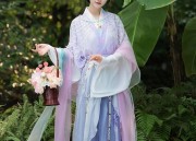 Green Tang Suit for Young Women:Embracing the Chinese Fashion