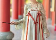 Traditional Chinese Style:Enhancing the Elegance of Ma-Mian Skirts with Exquisite Necklaces