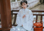 Huan Zizis Original Hanfu Fashion:A Blend of Ancient Tradition and Modern Creativity