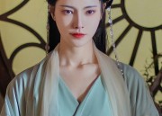 The Charm of Cheongsam Hair Accessories and the Half-Updo Style