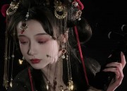 The Evolution of Chinese Cheongsam:The Slit-Opening New Style