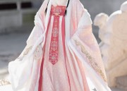 Embroidery on the Way:The Story of Hanfu Shoes and the Women Who Wear Them