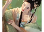 Elegance of Ancient Hanfu:The Charm of Chest-High Skirt
