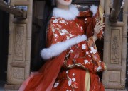 Brides in Traditional Hanfu Wedding Gowns:Renting Options for the Modern Bride