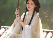 Celebrating Chinese New Year in Ming-Style Hanfu:A Traditional Fashion Statement