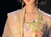Elite Embroidery:The Splendor of a Stylish Horseface Skirt and Blouse
