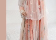 Hanfu Family Uniforms in Kindergarten:A Blend of Tradition and Modernity