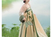 The Enchantment of Hanfu:A Girls Journey into Ancient Chinese Attire
