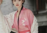 Embracing Traditional Chinese Elegance:Childrens Qipao Fashion Revolution